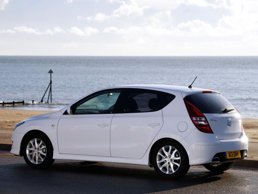  Hyundai i30 2007 года  (UK) (фото 30 из 32)